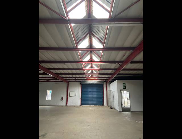 753M² WAREHOUSE TO LET IN FERNDALE